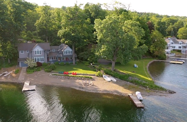 Haus am See mit spektakulärer Aussicht !!