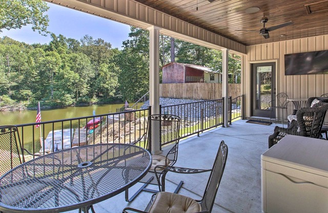 NEW! Lakefront Hot Springs Retreat w/ Deck & Grill