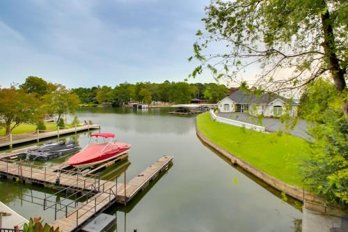 Lakefront Hot Springs Condo with Private Boat Slip!
