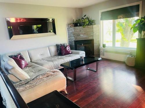 Lakefront House 25 minutes from downtown Ottawa-Gatineau