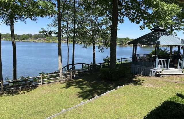 LAKEFRONT Haus am Lake Tuscaloosa - vor kurzem renoviert!