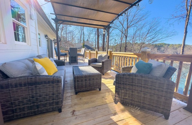Lakefront Keowee with Private Dock and Huge Patio! Kayaks, Grill+ Outdoor TV