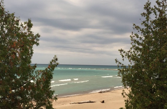 Lakefront Leisurely Hideaway - Private and Peaceful - Newly Built