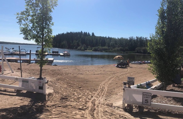Lakefront Living - Brand New 2-Bedroom Suiten