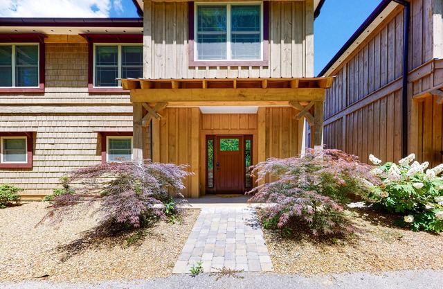 Lakefront Living w/ Free Attraction Tickets, Gas Fireplace, Deck, & Boat Slip