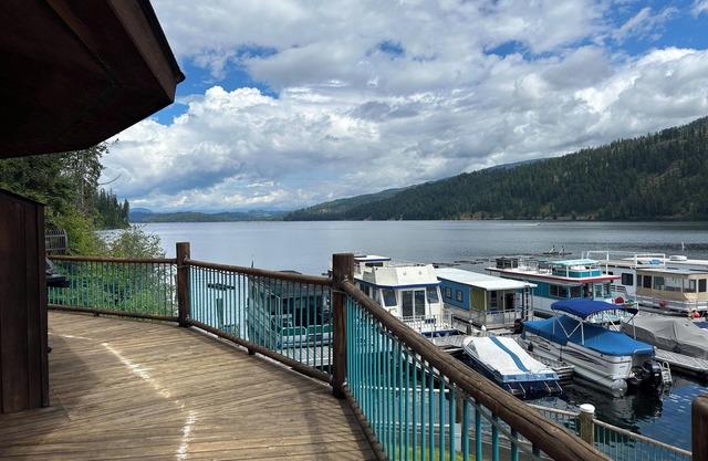 Lakefront Lodging at a Marina in Beautiful Cavanaugh Bay on Priest Lake