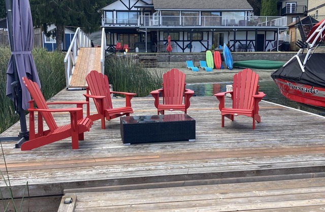 Stunning lakefront lower suite on Shawnigan Lake!