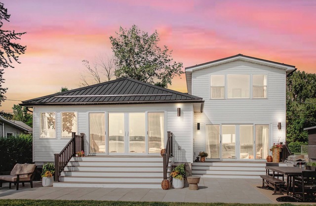 Modern Lakefront Retreat ~ Views ~ Dock ~ Kayaks!
