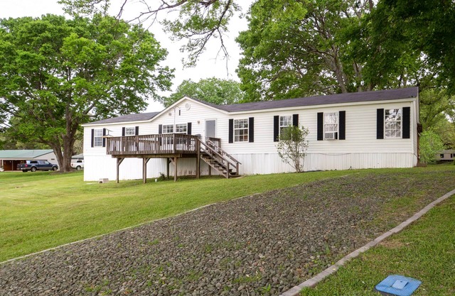 Lakefront Many Vacation Home w/ Deck & Views