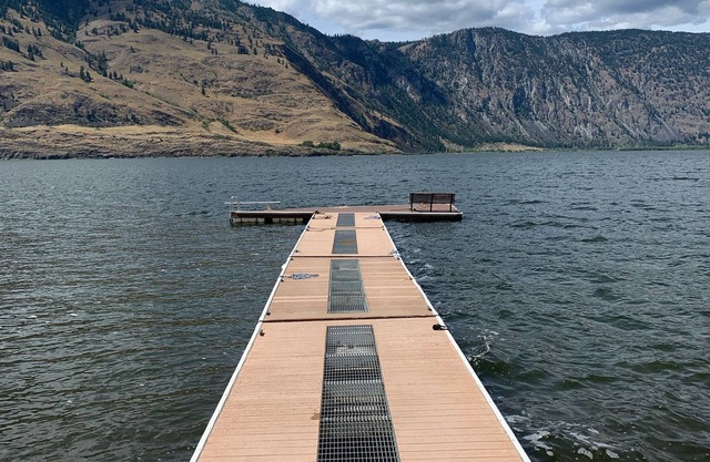 Lakefront Palmer Lake Cabin W/ large deck, private dock, and an amazing view!!
