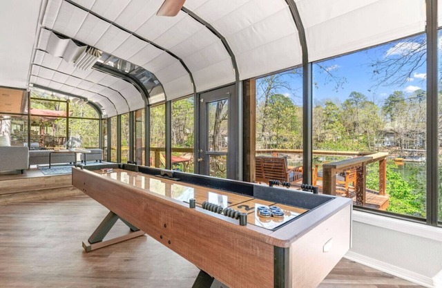 Lakefront Paradise w/Hot Tub, Decked Out on Desoto
