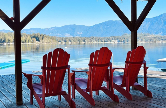 Sproat Lake waterfront Cabin with private dock