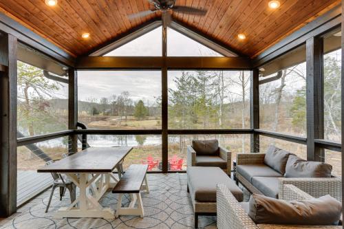 Lakefront Retreat at Waters Edge with Fire Pit!