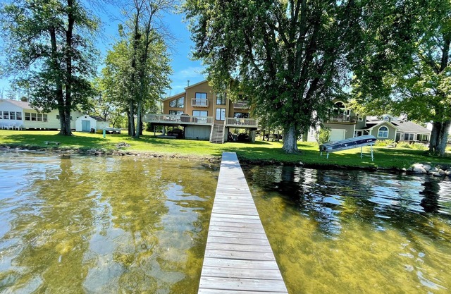 Herrliche Aussicht auf ruhige, private Umgebung am Saratoga See. Maximal 8 Personen