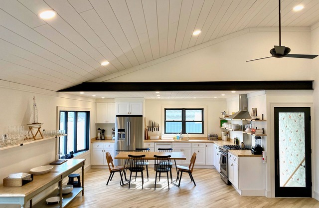 Lakefront Retreat on Robinson Pond - Stunning Sunrise