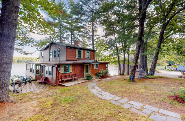 Lakefront Retreat