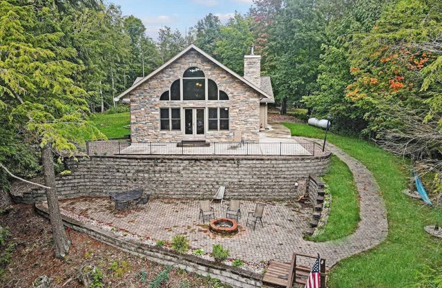 Lakefront Retreat in Gleason Northwoods