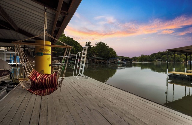 Lakefront Retreat w/Private Dock, Kayaks, Swim Mat & Lake Views