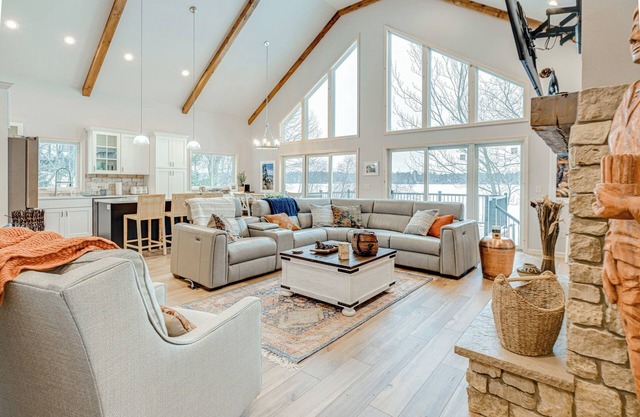 Lakefront Rhinelander Cottage w/ Private Dock!
