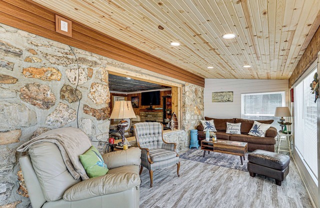 Lakefront Rocky Mount Main House w/ 3 Cabins!