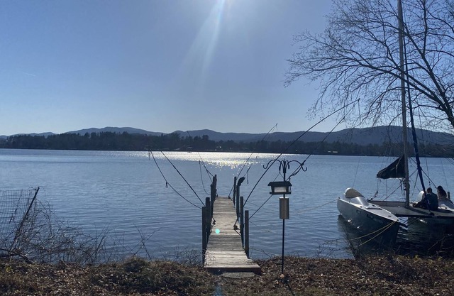 Lakefront Rustic Cottage with Direct Lake Access