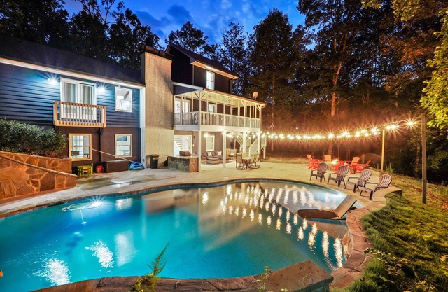 Lakefront, Saltwater Pool, Backyard Oasis, Private Dock, Home Gym