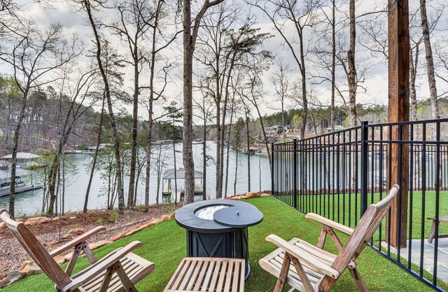 Lakefront Seneca Vacation Rental w/ Shared Dock!
