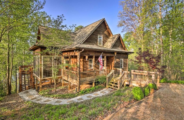 Lakefront South Carolina Abode with Deck and Boat Dock