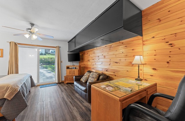 Lakefront Studio Cabin w/ Pool + Swim & Boat dock