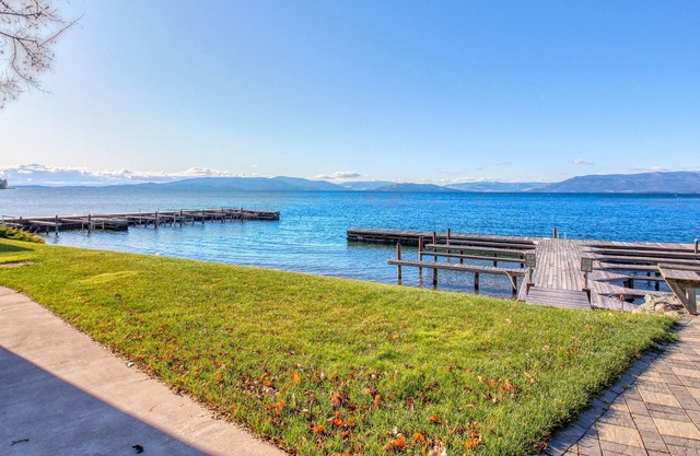Gemütliches Studio mit Blick auf den See und die Berge, Zugang zum gemeinsamen Dock und zum Bootsbeleg!