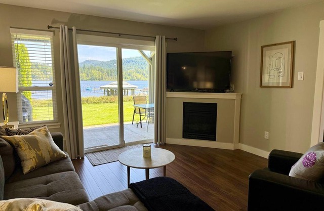 Lakefront Suite on Shawnigan Lake