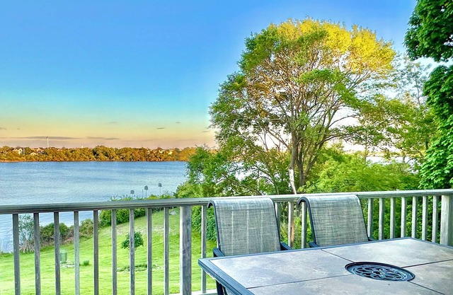 Lakefront two-bed, Approximately 2200 Sq Ft.,two full baths, WiFi and AC