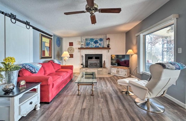 Lakefront Vacation Rental with Deck and 2 Docks!