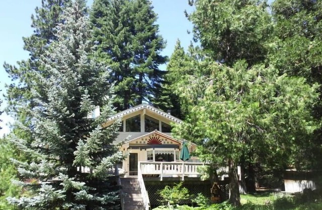 SEESEITE Victorian auf dem Lake Almanor