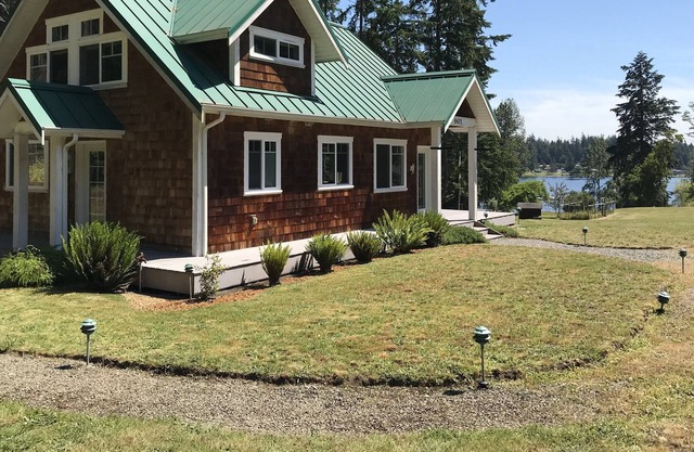Lakeside Island Getaway