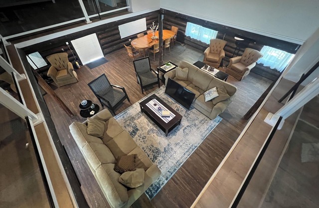 Lakehouse Chalet by the Beach!