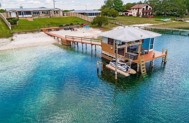 Lakehouse Getaway