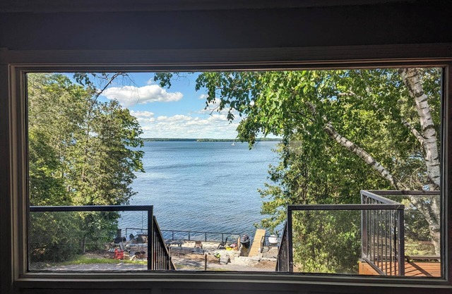 Lakehouse in Prince Edward County. Private Dock. Pet Friendly!