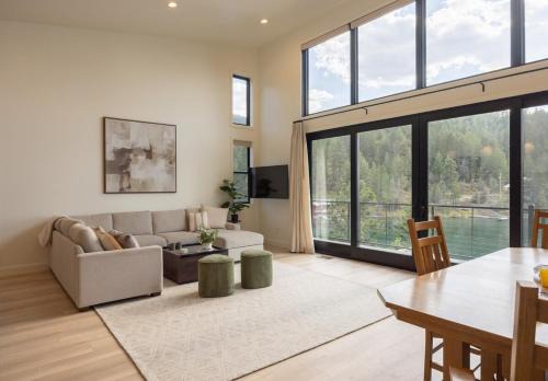 Lakehouse on Flathead!