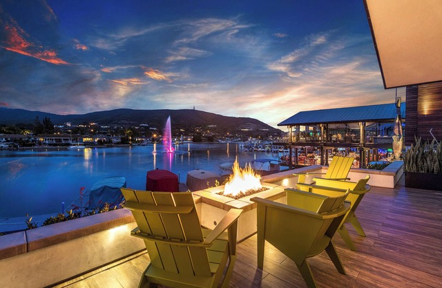 Lakehouse Resort