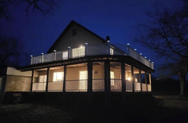 Lakehouse Vineyard on Lake Erie!