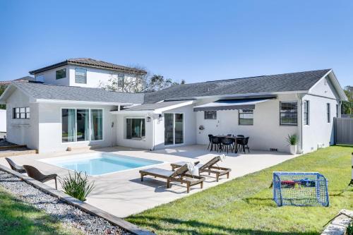 Lakeland Retreat with Private Pool and Yard Games!