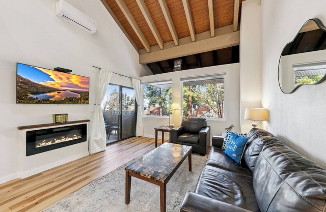 Lakeland Village #309 Luxury Remodel 1BR+Loft