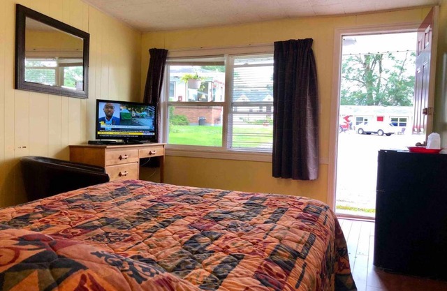 Lakelawn B&B and Motel