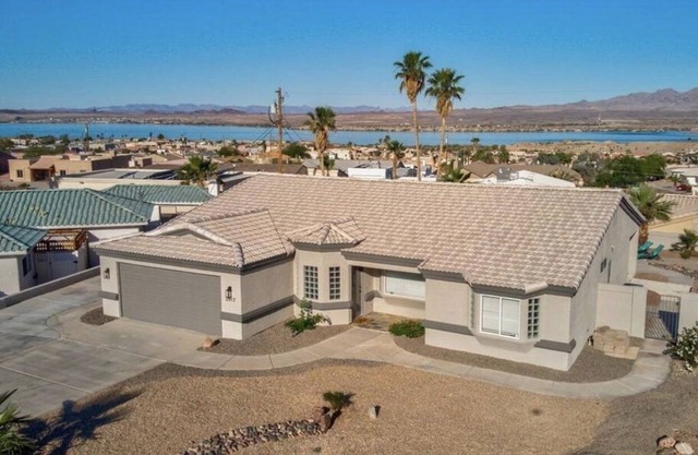 Lakelivin, boat parking, close to lake, heated pool