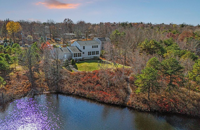 Laker's Pointe by AvantStay | Lakefront Private Peninsula | Hot Tub, Game Room