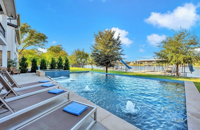 Lakeside 499 | Concierge Services