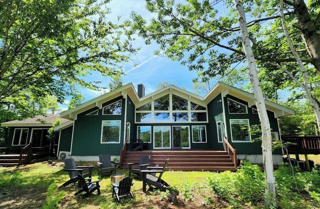 Lakeside 5-BR Home in Idyllic Berkshires