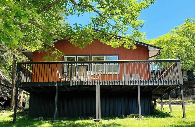 Lakeside Cabin | Calm Waters Resort | Boat Slips & Rentals | FREE Kayaks & Paddleboards | Guided Fishing & Lake Tours!