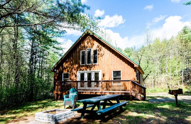 Lakeside cabin nestled along the shores of Wyman Lake